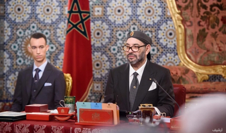Madame Nadia FETTAH, Ministre de l’Économie et des Finances présente devant Sa Majesté le Roi Mohammed VI, que Dieu L’assiste, les Orientations générales du Projet de Loi de Finances 2024